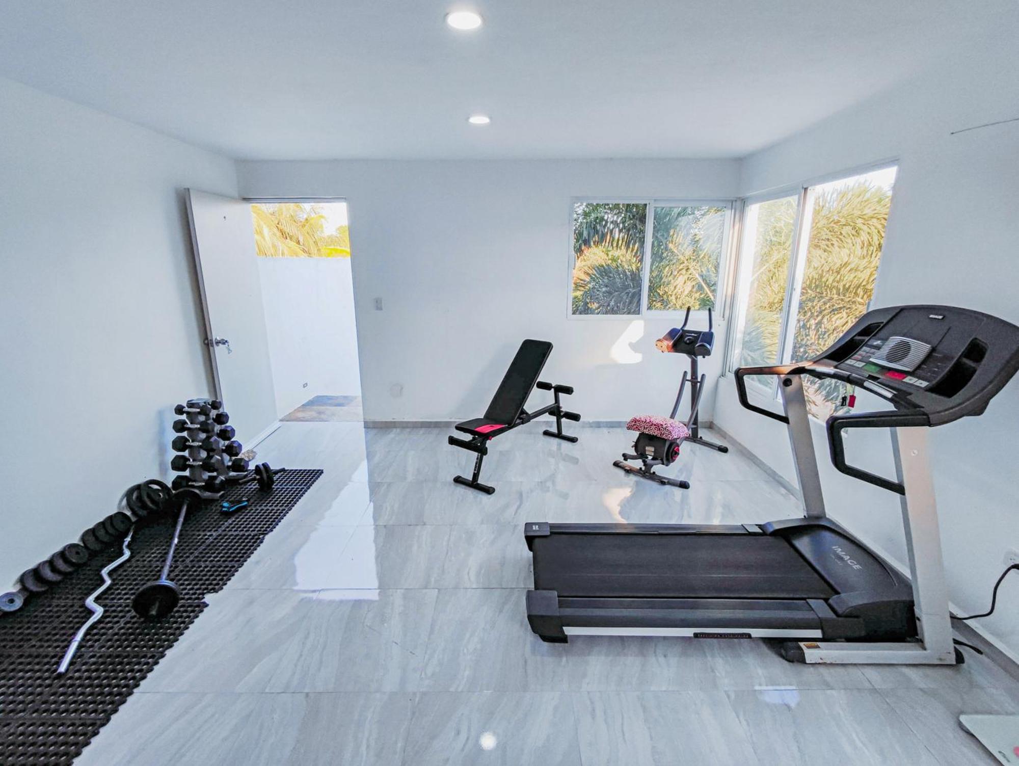 Villa Moderna Con Alberca, Gimnasio Y Cochera เมริดา ภายนอก รูปภาพ
